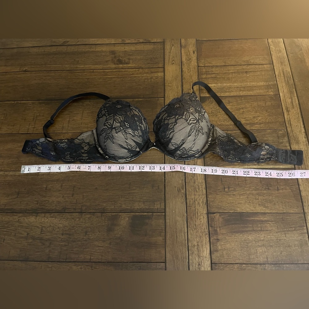 Maidenform Comfort Devotion Black and Cream Lace Bra